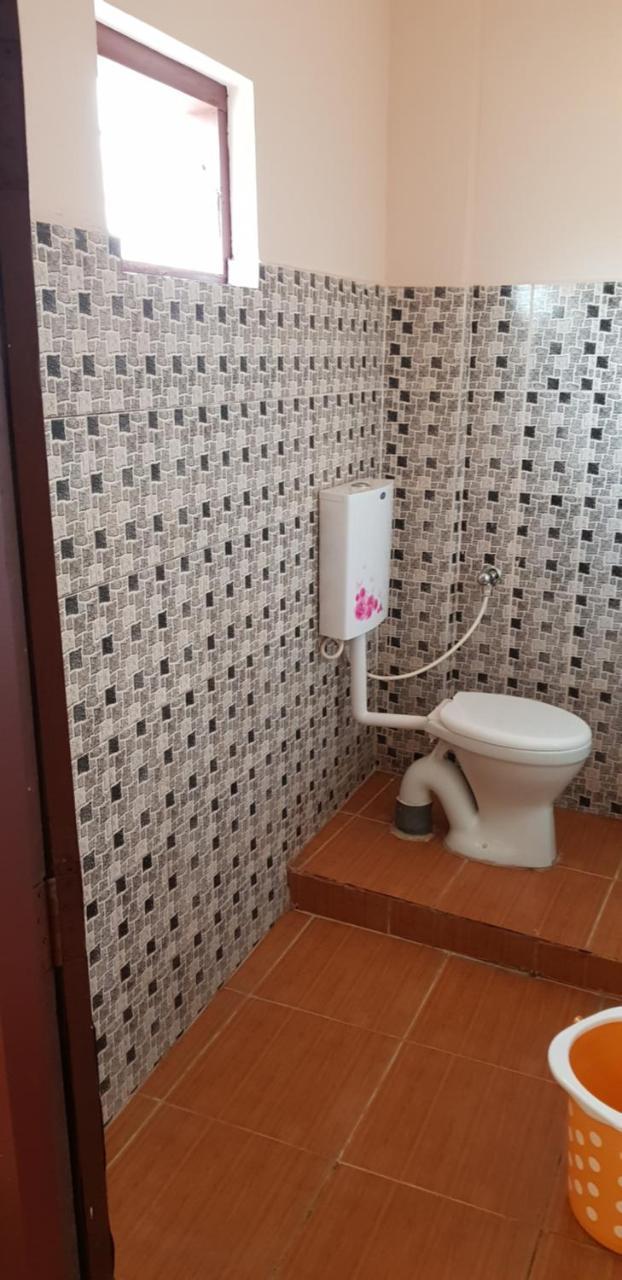 Hotel Nuhman Kondotty Екстериор снимка